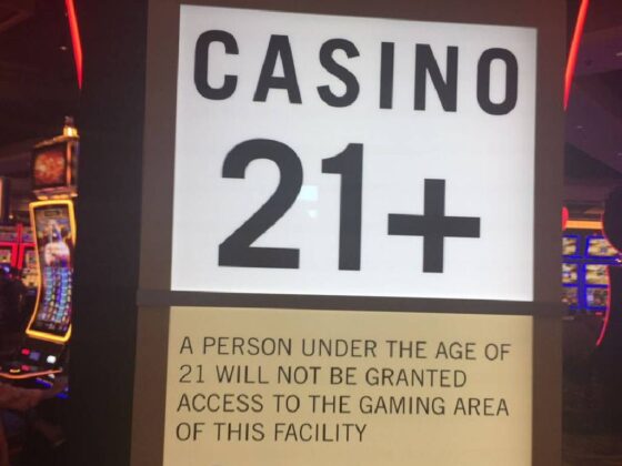 can you gamble at 18 in vegas